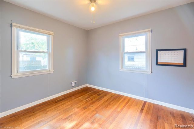 825 N Monroe Street, Lapeer, MI 48446