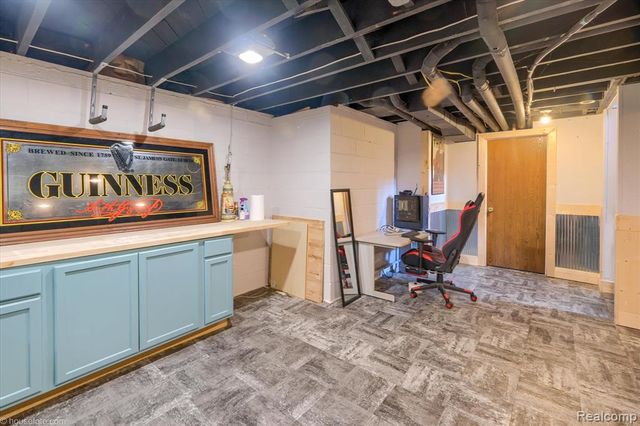 825 N Monroe Street, Lapeer, MI 48446