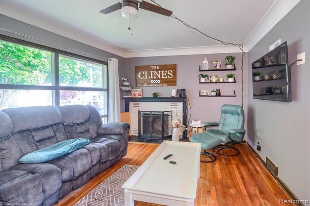 825 N Monroe Street, Lapeer, MI 48446