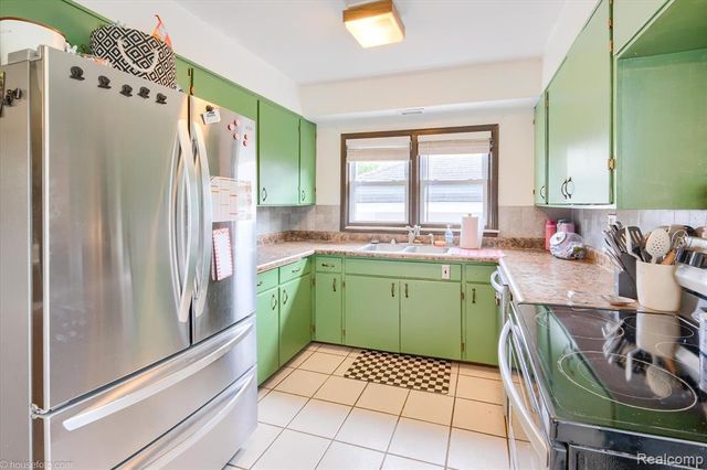 825 N Monroe Street, Lapeer, MI 48446