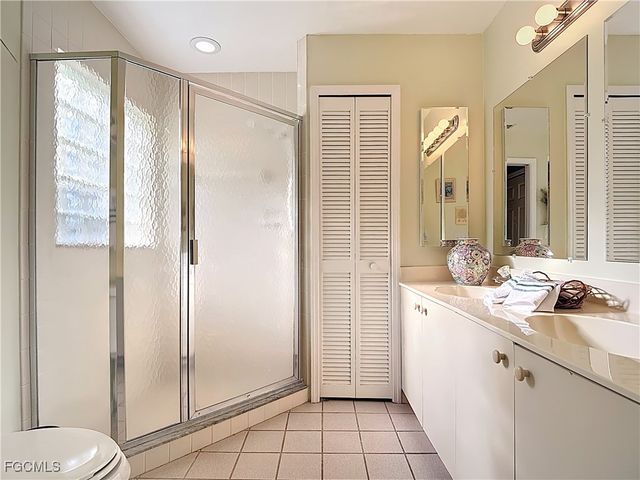 2001 Corona Del Sire DR, North Fort Myers, FL 33917