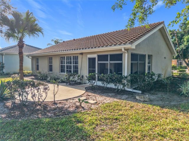 2001 Corona Del Sire DR, North Fort Myers, FL 33917