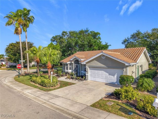 2001 Corona Del Sire DR, North Fort Myers, FL 33917