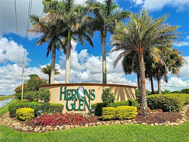 2001 Corona Del Sire DR, North Fort Myers, FL 33917