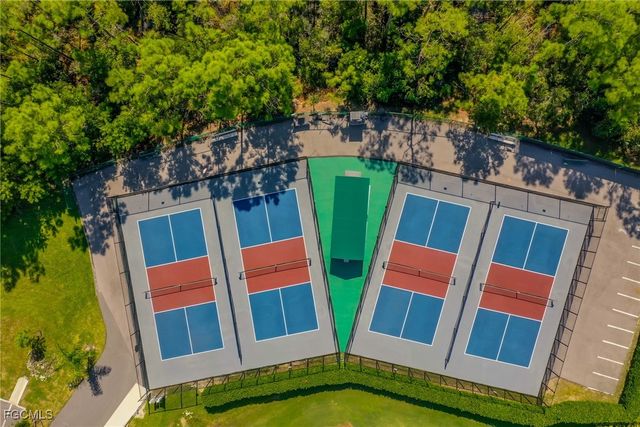 2001 Corona Del Sire DR, North Fort Myers, FL 33917