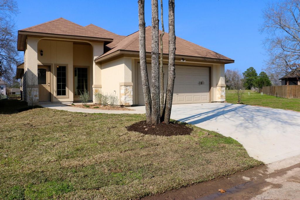 12882 Orion Court, Willis, TX 77318