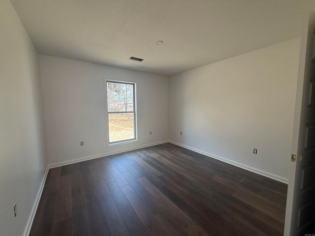 2011 Wildrose, Paragould, AR 72450