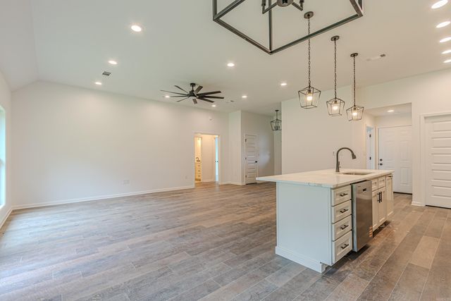 2011 Wildrose, Paragould, AR 72450