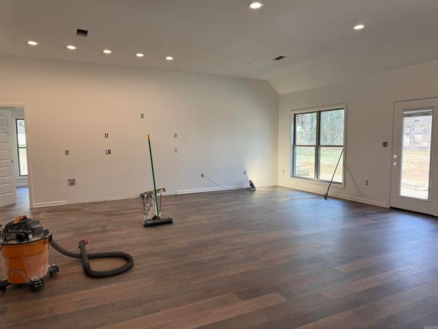 2011 Wildrose, Paragould, AR 72450