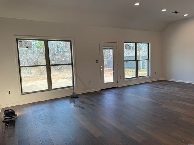 2011 Wildrose, Paragould, AR 72450