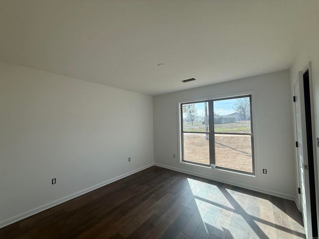 2011 Wildrose, Paragould, AR 72450