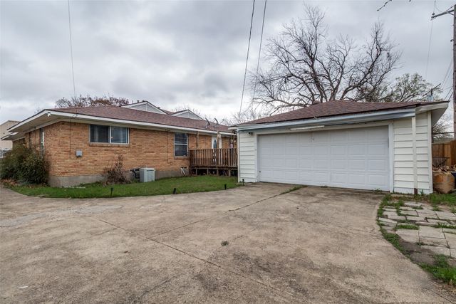 11315-11317 Lochwood Boulevard, Dallas, TX 75218