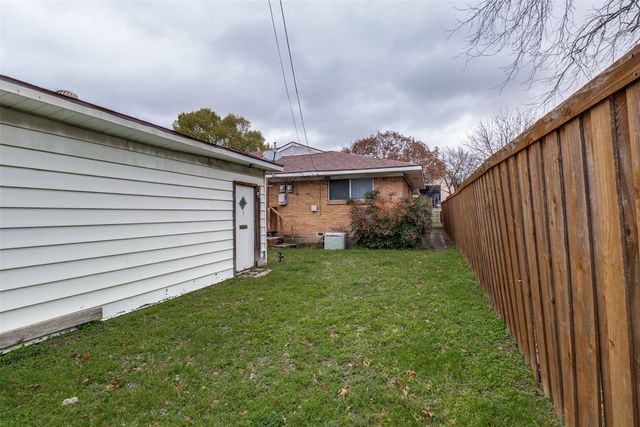 11315-11317 Lochwood Boulevard, Dallas, TX 75218