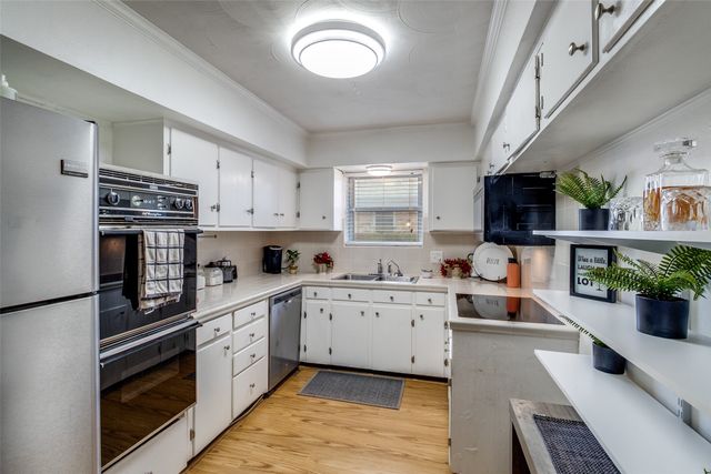 11315-11317 Lochwood Boulevard, Dallas, TX 75218