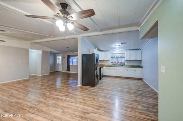 1770 N VALLEY Drive 18, Apache Junction, AZ 85120