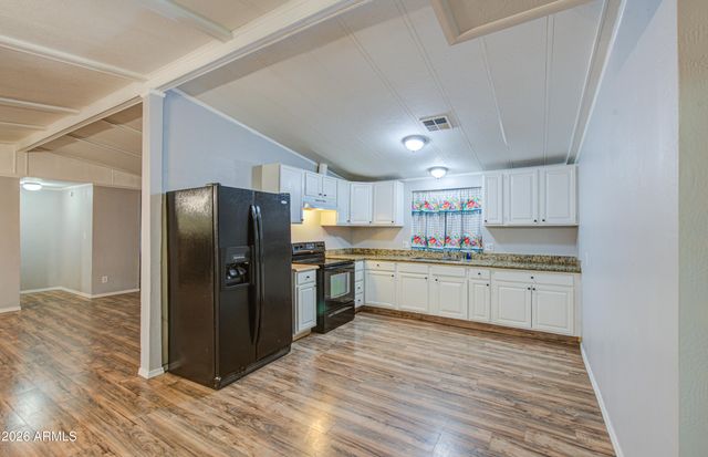 1770 N VALLEY Drive 18, Apache Junction, AZ 85120