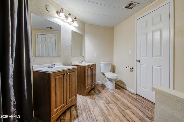 1770 N VALLEY Drive 18, Apache Junction, AZ 85120