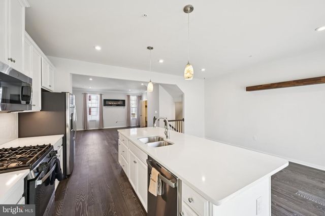 102 ALMOND DR, Lansdale, PA 19446