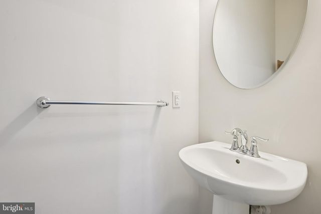 102 ALMOND DR, Lansdale, PA 19446