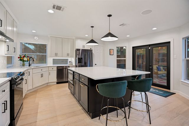 534 Post Oak Road, Grapevine, TX 76051