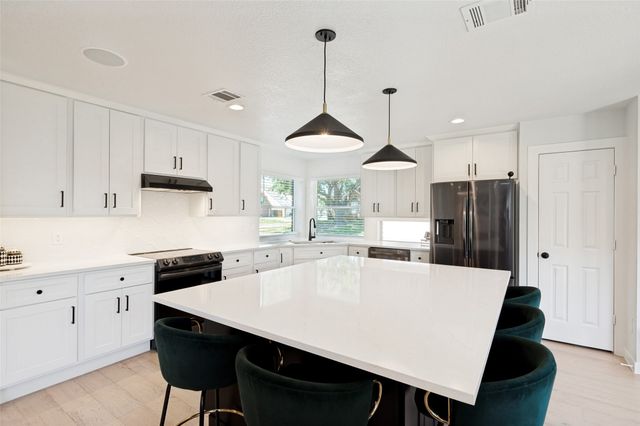 534 Post Oak Road, Grapevine, TX 76051