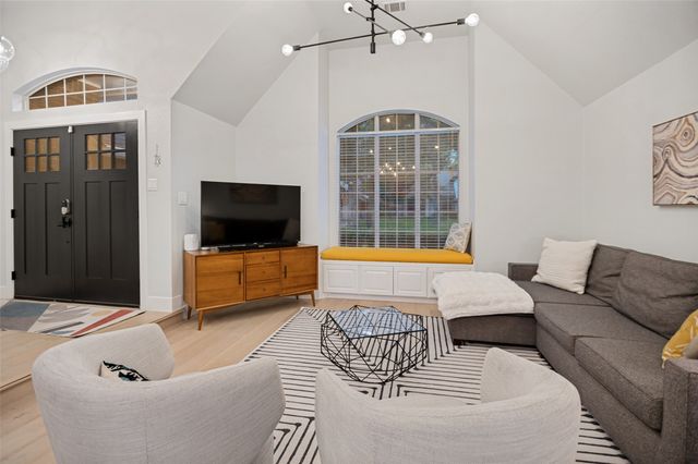 534 Post Oak Road, Grapevine, TX 76051