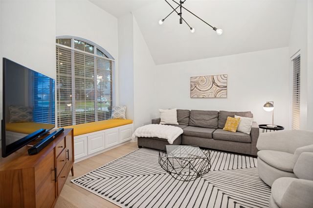 534 Post Oak Road, Grapevine, TX 76051