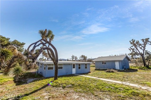 7148 Sage Avenue, Yucca Valley, CA 92284