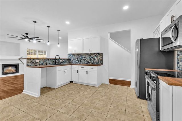 2849 Windsor Forrest Court, Atlanta, GA 30349