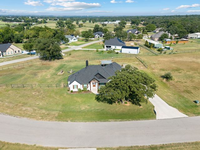 108 Creek Forest Road, Reno, TX 76020