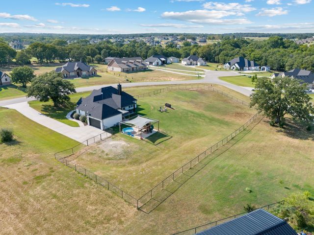 108 Creek Forest Road, Reno, TX 76020