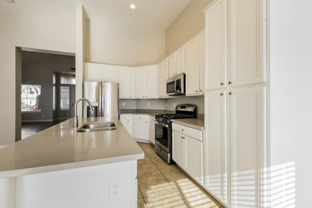 6427 W Silver Sage Lane, Phoenix, AZ 85083