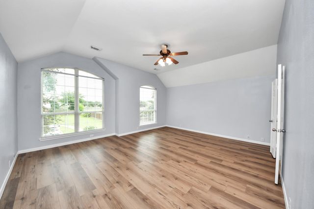 9002 Sundown Drive, Pearland, TX 77584