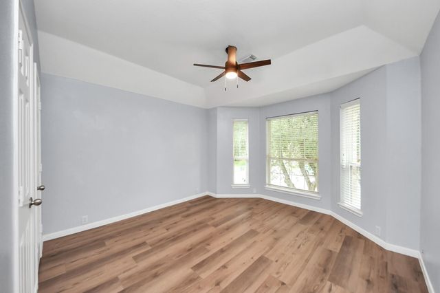 9002 Sundown Drive, Pearland, TX 77584