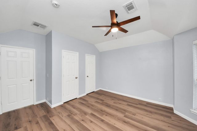 9002 Sundown Drive, Pearland, TX 77584