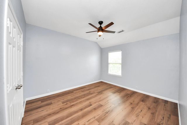 9002 Sundown Drive, Pearland, TX 77584