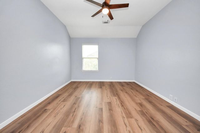 9002 Sundown Drive, Pearland, TX 77584