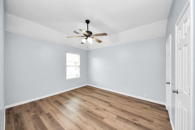 9002 Sundown Drive, Pearland, TX 77584