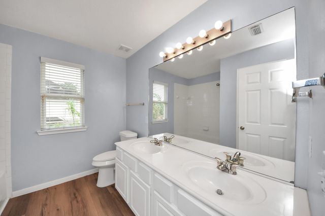 9002 Sundown Drive, Pearland, TX 77584