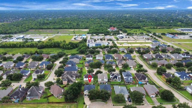 9002 Sundown Drive, Pearland, TX 77584