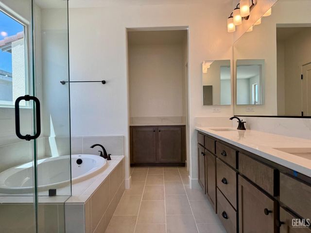 14711 Lower Parkshire Street, Bakersfield, CA 93311