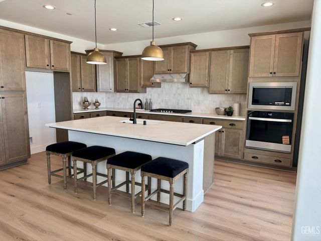 14711 Lower Parkshire Street, Bakersfield, CA 93311