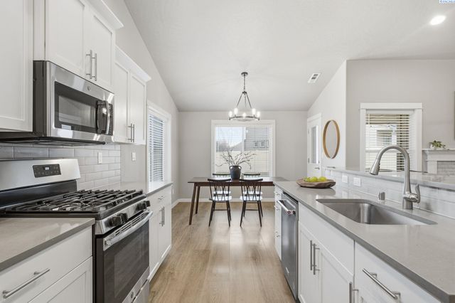 3910 Curtis Drive, West Richland, WA 99353