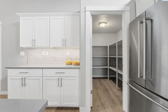 3910 Curtis Drive, West Richland, WA 99353