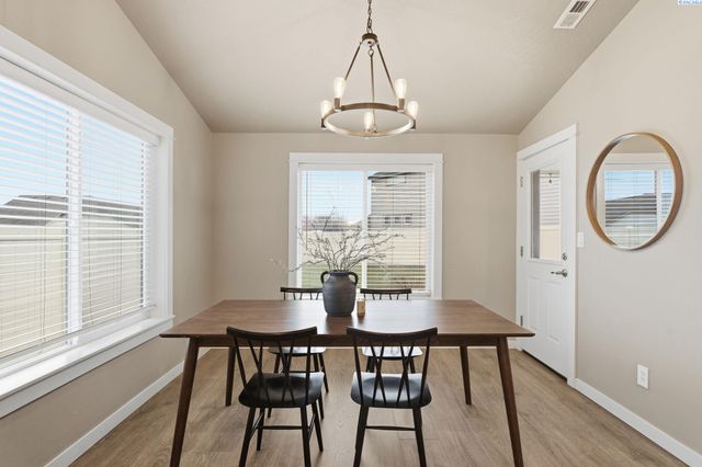 3910 Curtis Drive, West Richland, WA 99353