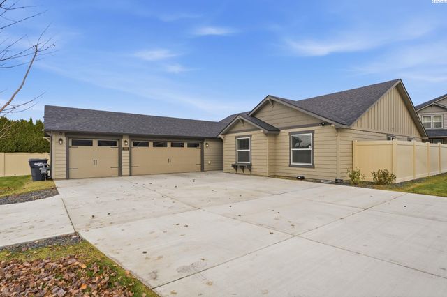 3910 Curtis Drive, West Richland, WA 99353