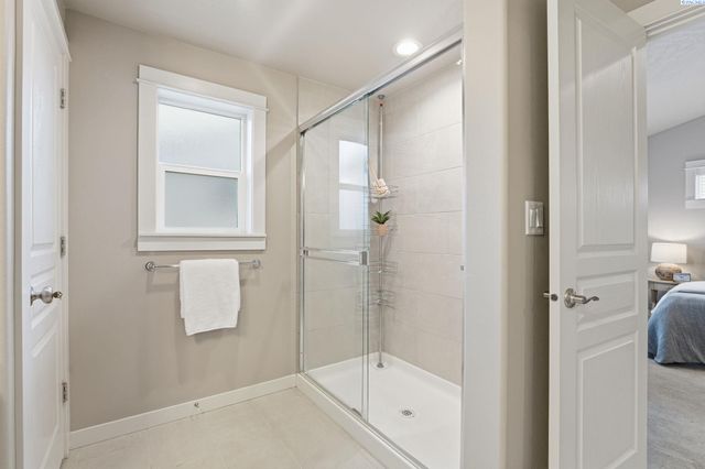 3910 Curtis Drive, West Richland, WA 99353