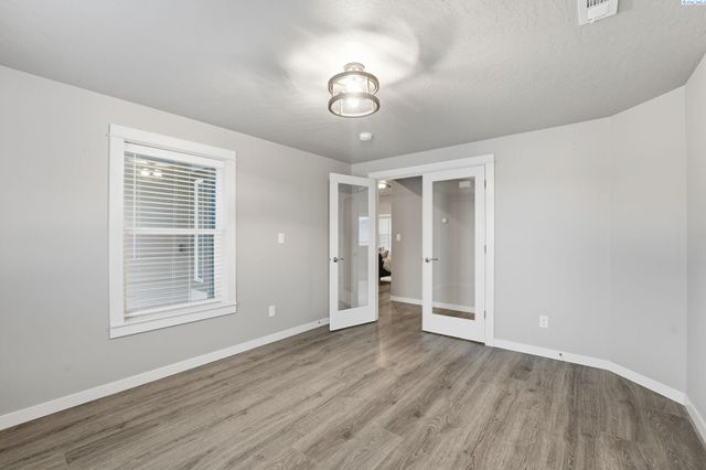 3910 Curtis Drive, West Richland, WA 99353