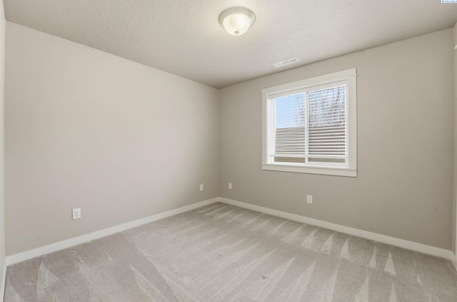 3910 Curtis Drive, West Richland, WA 99353