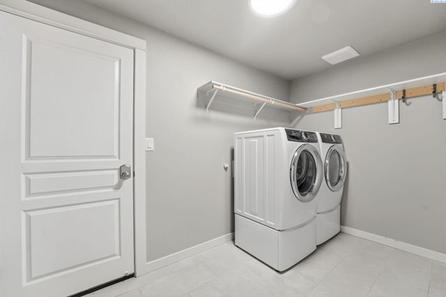 3910 Curtis Drive, West Richland, WA 99353